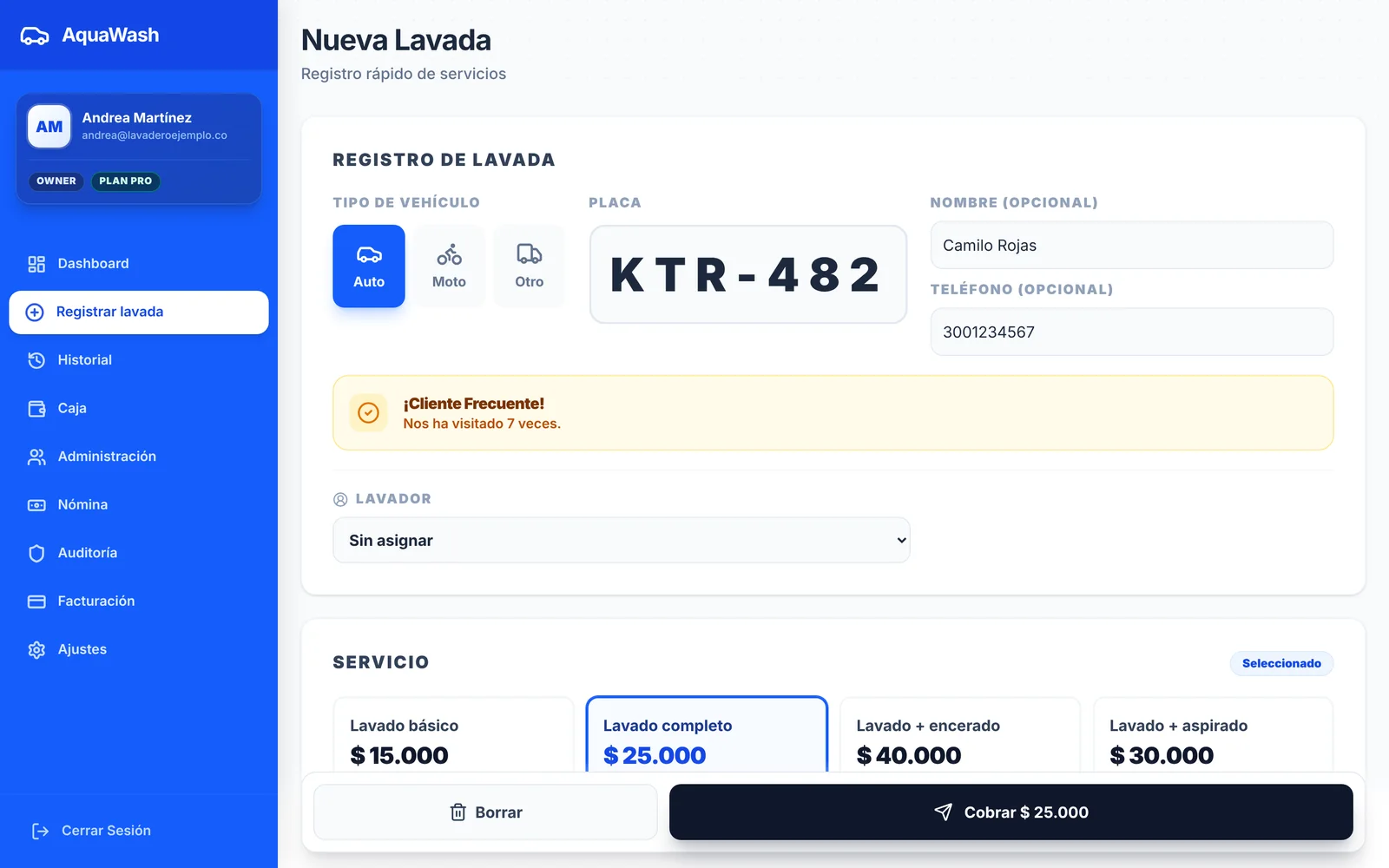 Pantalla para registrar una lavada en AquaWash, con la placa y el cliente frecuente